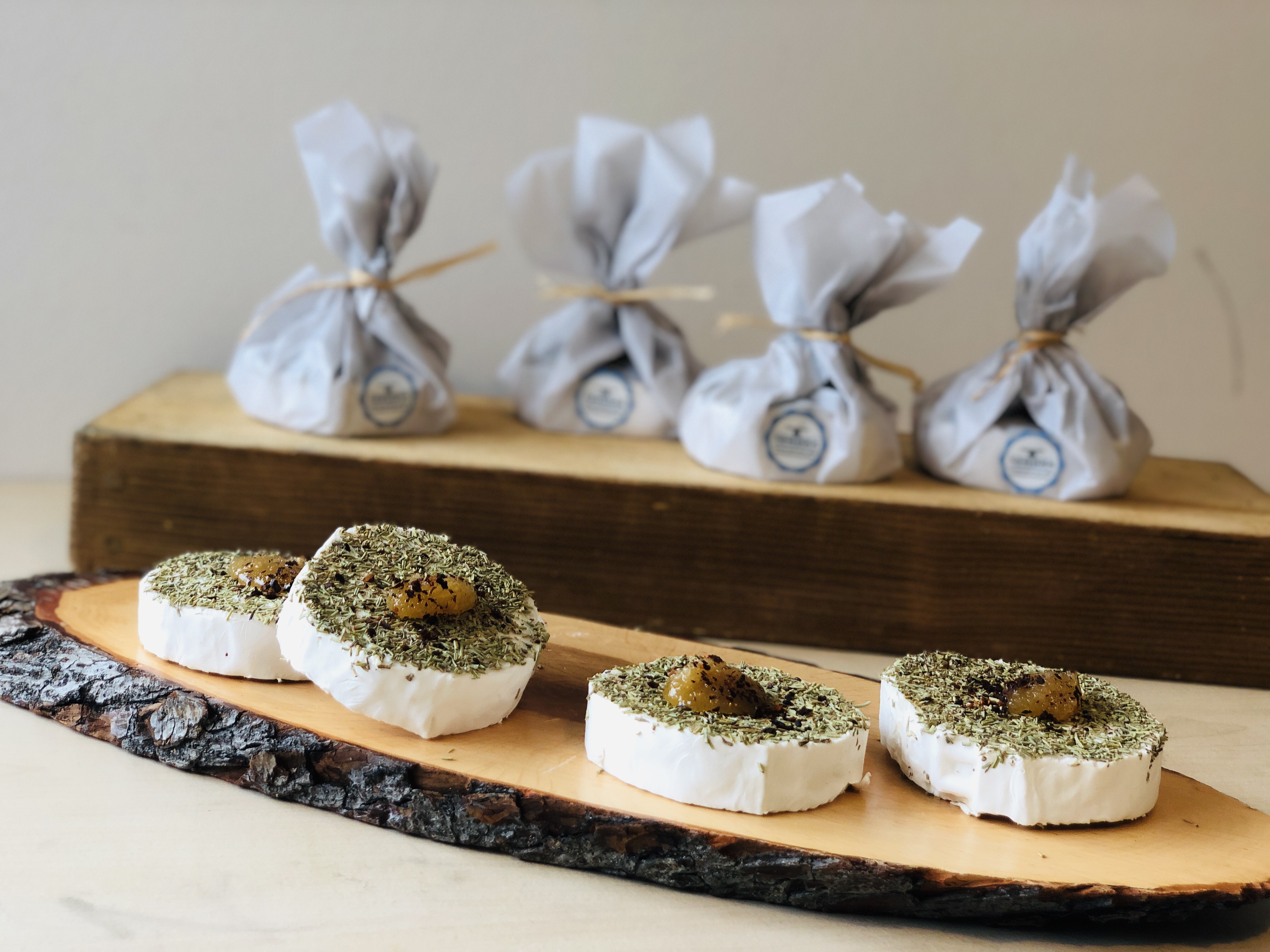 Ziegenofenkäse - Honig-Kräuter Ziegenofenkäse - Honig-Kräuter